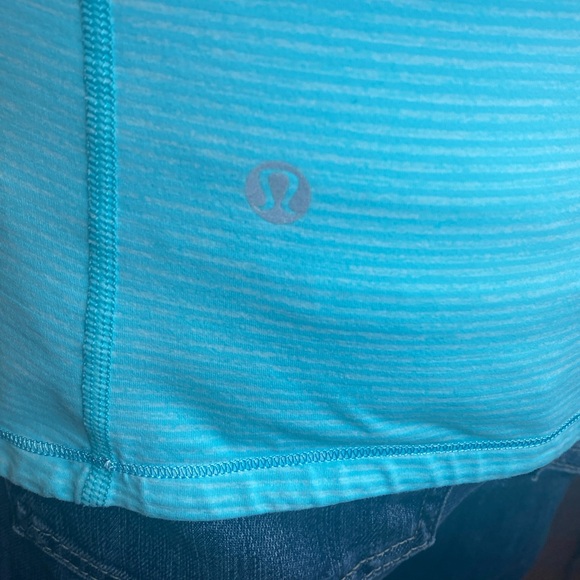 Lululemon Run: Catch Me Tank Top Running Workout Yoga Blue Stripes Size 6 EUC - Picture 4 of 11